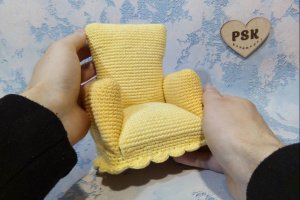 Маленьке крісло ляльки іграшки, меблі ручної роботи - Опис