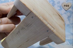 Маленьке крісло ляльки іграшки, меблі ручної роботи - Опис