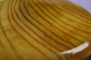 Маленький стіл для ляльок із дерева іграшковий ручної роботи - Опис