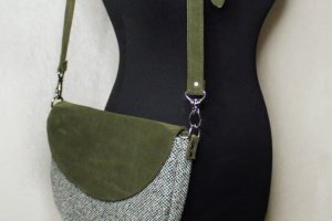 Кроссбоди из твида и натуральной замши - Описание