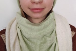 Шапочка и бактус с ангоровое пряжи - Описание