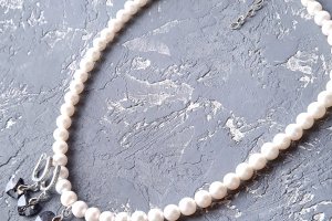 Кольє та сережки з перлів з кристалами Swarovski - Опис
