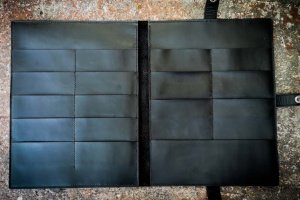 Шкіряна папка для морських документів з портретом - Опис