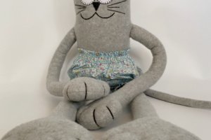 Іграшка обіймашка Котик - Опис