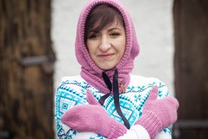 Капор и перчатки - Описание