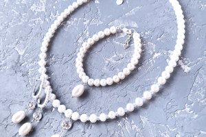 Серебряные украшения для невесты колье и серьги из жемчуга - Описание