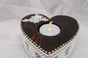 Деревянный подсвечник Сердце - Описание