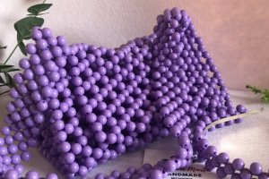 Сумка выполнена из бусинок - Описание