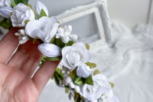 Білий вінок з троянд для першого причастя і нареченій. - Опис