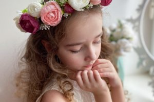 Вінок з піона малиново-персиковими - Опис