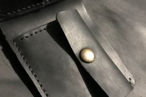 Кожаный кошелёк ручной работы - Описание