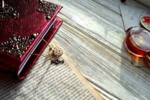 Червоний блокнот з сердечками - Опис