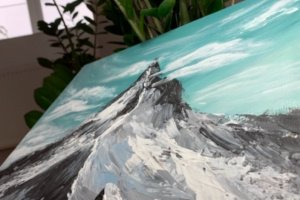 На склоне горы - Описание