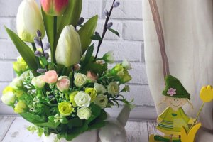 Інтер‘єрна композиція в кашпо із зайчиком  - Опис