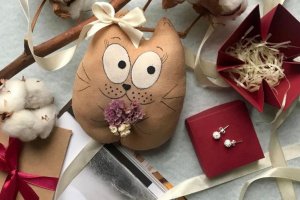 Подарочный бокс с серьгами - Описание