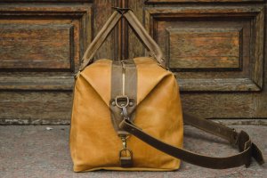 Спортивная кожаная сумка. Мужская дорожная сумка  - Описание