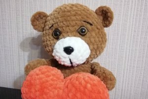 Плюшевый Мишка с сердцем - Описание