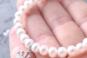 Браслет из натурального жемчуга в серебре с кристаллам корона - Описание