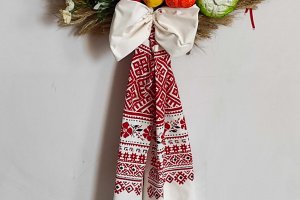 Український вінок ручної роботи на стіну, двері. Подарунок  - Опис