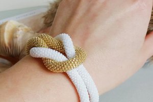 Браслет із японського бісеру ′White and gold′ - Опис