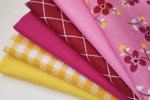 Весняна колекція. Набір тканини з 6 шт. рожево-жовтий