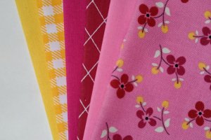 Весняна колекція. Набір тканини з 6 шт. рожево-жовтий - Опис