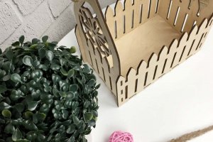 Подарункова дерев`яна корзинка для квітів - Опис