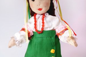 Робота Лялька українка в національному костюмі