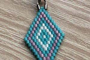 Сережки Ромби з бісеру - Опис
