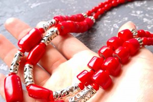 Колье с крупными натуральными кораллами двухрядное - Описание