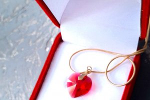 Swarovski и позолота кулон на цепочке сердце Scarlet - Описание