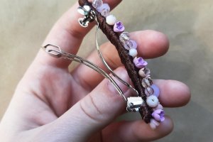 Бузкова шпилька автомат, шпилька для волосся з квітами - Опис