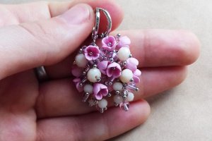 Рожеві сережки грона, сережки з квітами, ніжні сережки - Опис