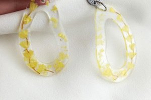 Великі яскраві сережки з квітами, сережки з епоксидної смоли - Опис
