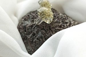 Серьги гвоздики полусферы с цветами, красивые серьги - Описание