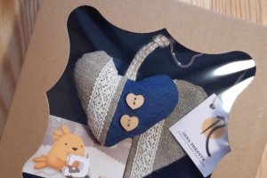 Комплект-косметичка и брелок - Описание