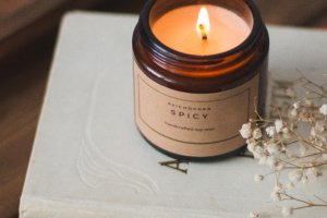 Соевое свеча 100 мл. | Свеча в темном стекле с крышкой - Описание