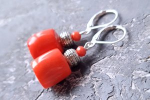 Серьги с натуральными кораллами под старину - Описание
