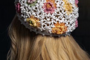 Работа Летний берет Розочки классика