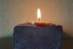 Бетонная свеча - Описание