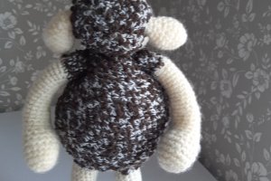 Вязаная игрушка овечка Кудряшка Сью. - Описание