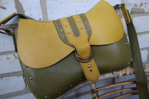 Сумка через плечо кожаная OLIVE