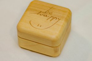 Робота Персоналізований дерев'яний футляр для кілець з бука