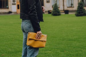 Жіноча шкіряна сумка. Колір каррі.  - Опис