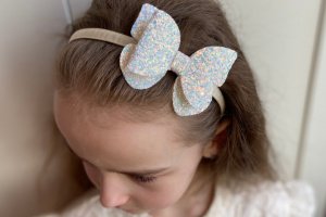 Обруч бабочка белый - Описание