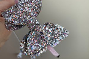 Обруч бабочка серый. - Описание
