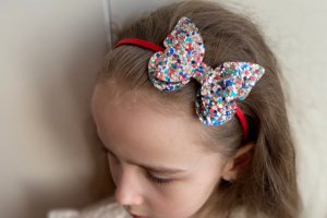 Обруч метелик кольоровий - Опис