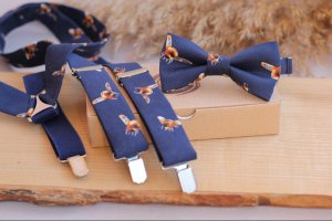 Комплект подтяжки и бабочка синий "Шмели" - Описание