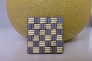 Брошка Хід Королеви