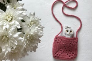 Сумочка в'язана для дівчинки - Опис